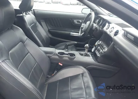 2021 Ford Mustang Ecoboost Premium z USA, uszkodzony, nr VIN 1FATP8UH0M5110357